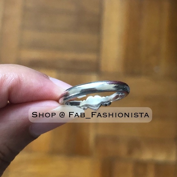 James Avery Retired Heart sterling silver ring - Picture 5 of 6